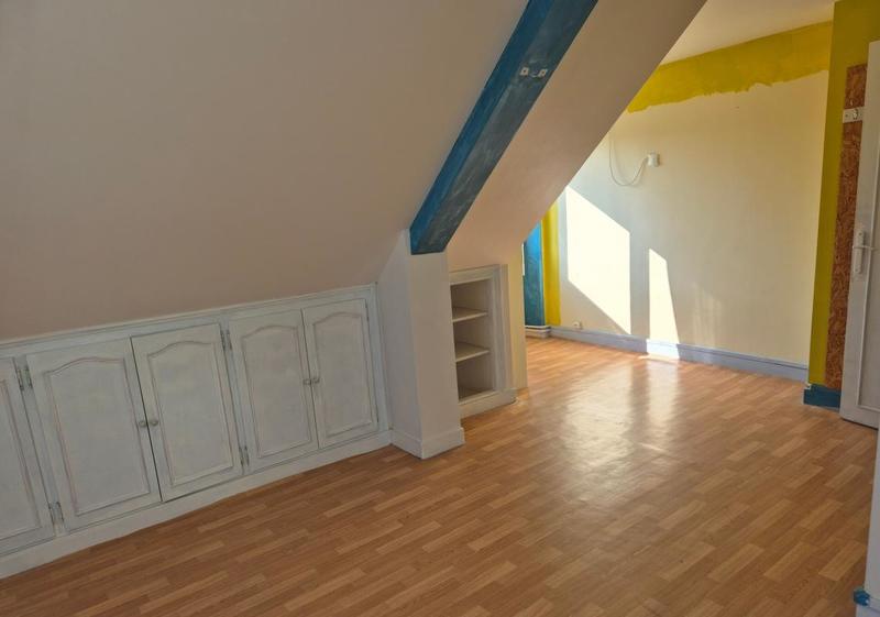 Maison - 240 m² - 9 pièces