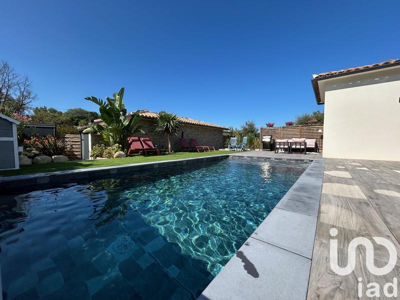 Maison - 187 m² - 8 pièces