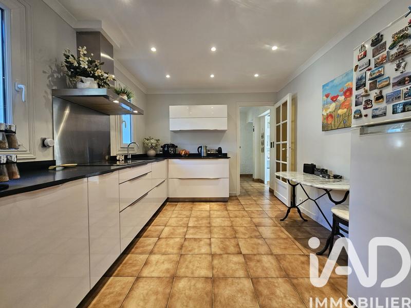 Maison - 197 m² - 8 pièces