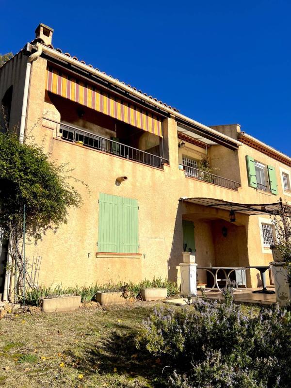 Villa - 162 m² - 8 pièces