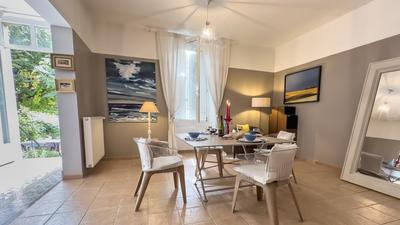 Maison de maîtres - 325 m² - 8 pièces