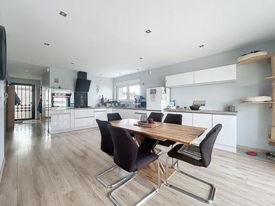 Maison - 130 m² - 4 pièces