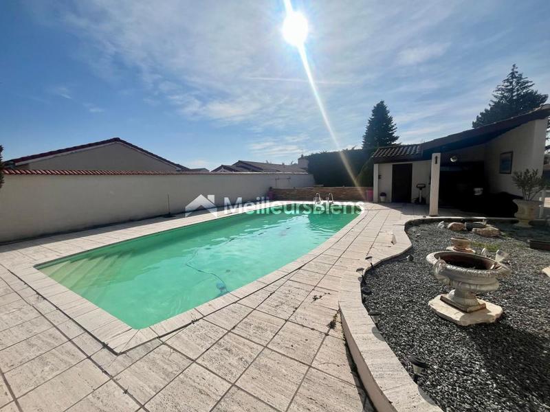 Propriété - 182 m² - 8 pièces