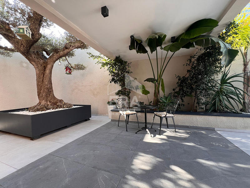 Villa - 220 m² - 7 pièces