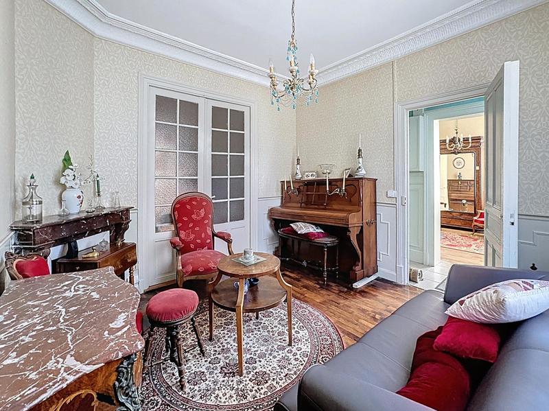 Maison de ville - 150 m² - 9 pièces