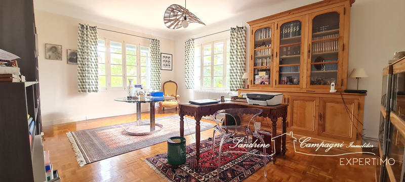 Maison - 202 m² - 7 pièces