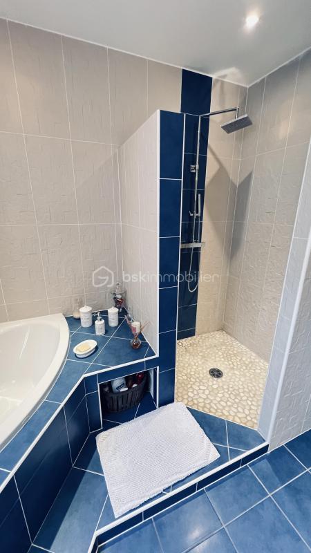 Maison - 225 m² - 7 pièces