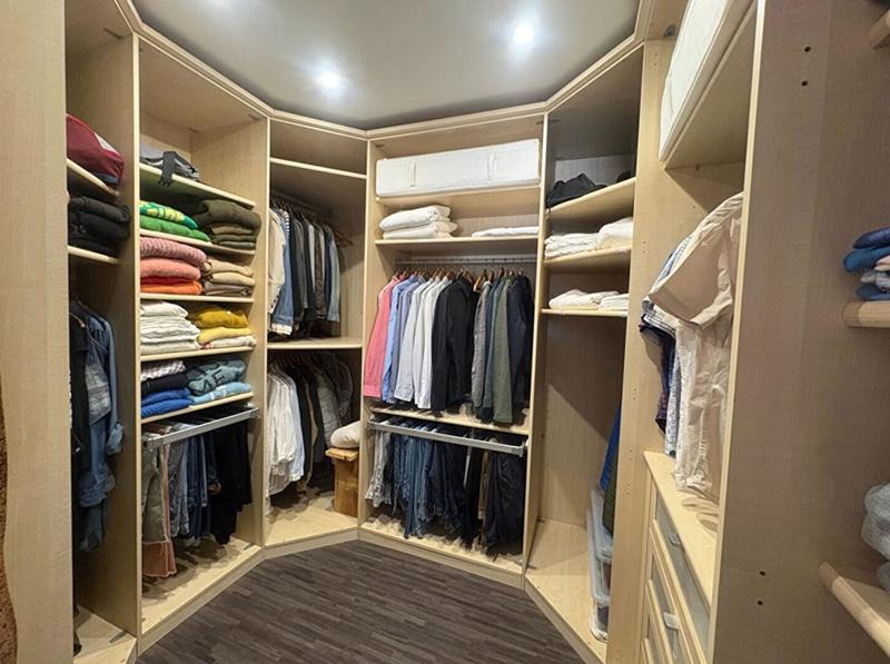 Maison - 228 m² - 6 pièces