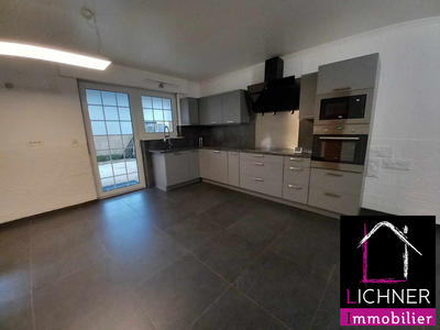 Maison - 220 m² - 8 pièces