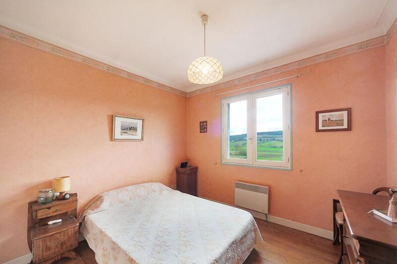 Maison - 98 m² - 5 pièces