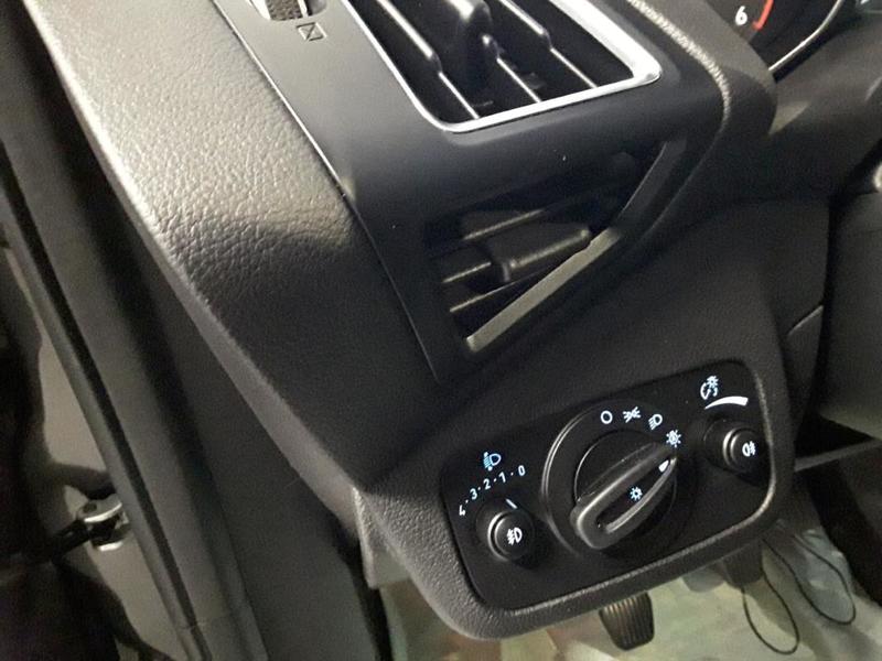 Ford c-Max 1.5 Tdci 120 Cv Tityanium Bv6