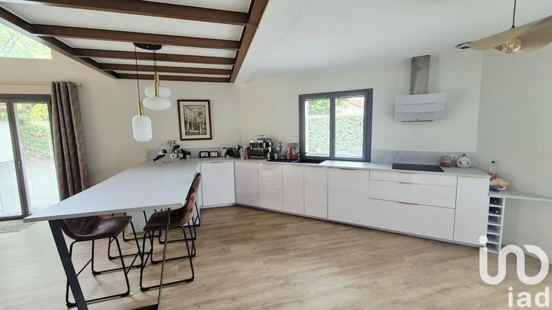 Maison - 216 m² - 6 pièces