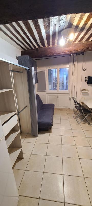 Studio - 15 m² - 1 pièce