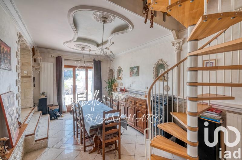 Maison - 217 m² - 10 pièces