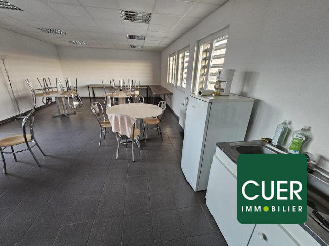 Local commercial - 195 m² - 7 pièces