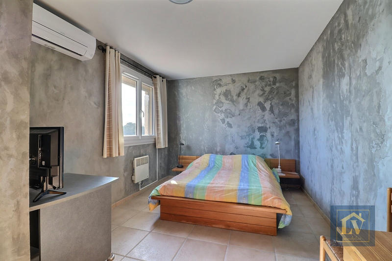 Villa - 181 m² - 6 pièces