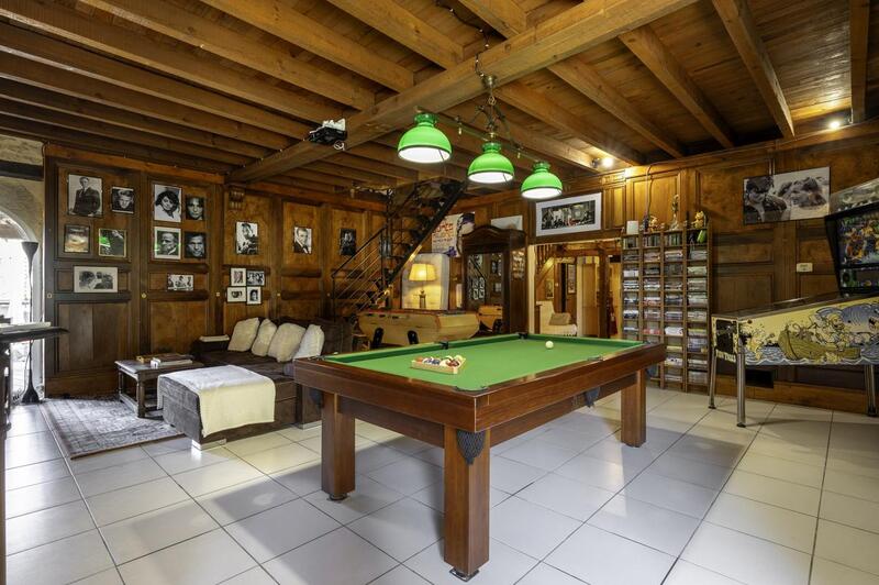 Maison - 260 m² - 8 pièces