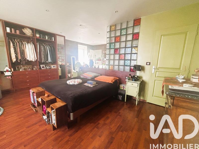 Maison - 273 m² - 8 pièces