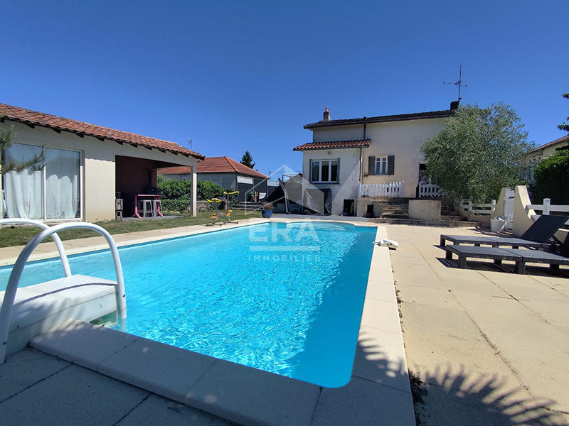 Maison - 121 m² - 5 pièces