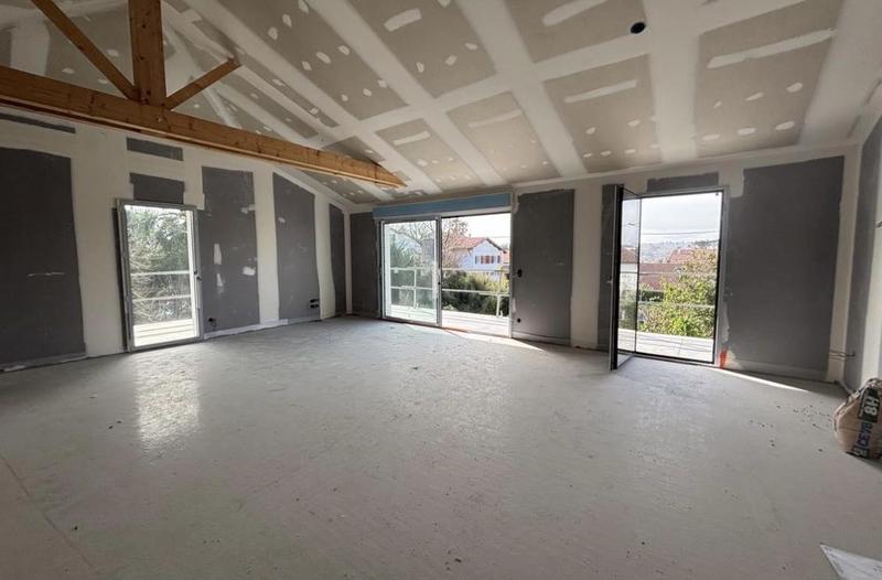 Appartement - 92 m² - 4 pièces