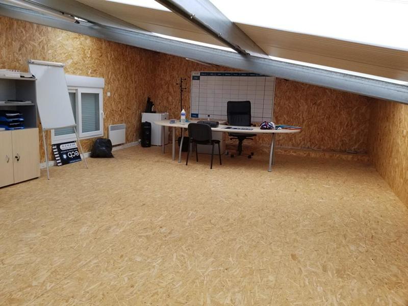 Local d'activité / Entrepôt - 107 m²