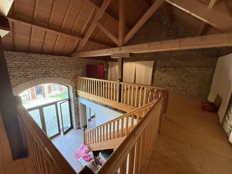 Maison - 275 m² - 10 pièces