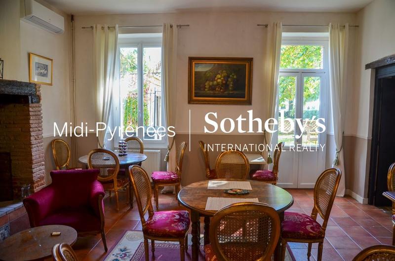 Manoir - 1 300 m² - 23 pièces