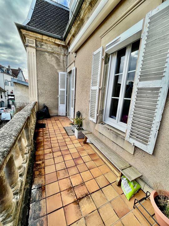 Appartement - 127 m² - 6 pièces