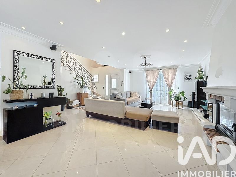 Maison - 190 m² - 7 pièces