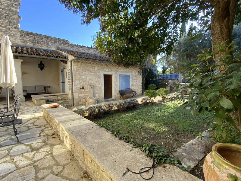 Maison - 234 m² - 8 pièces