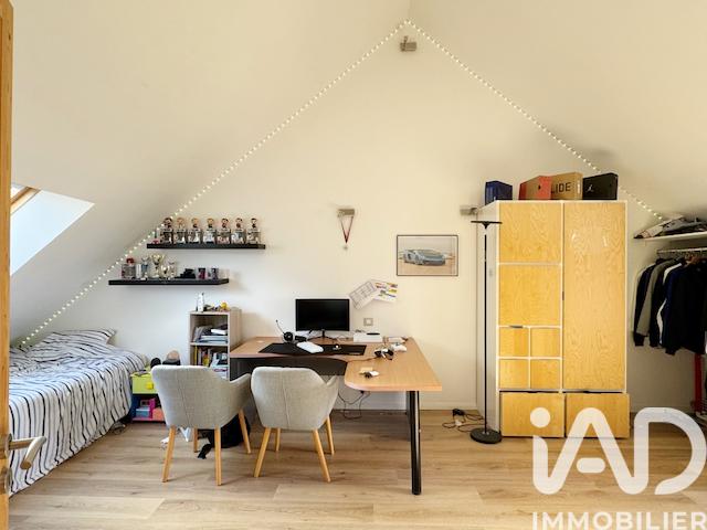 Maison - 230 m² - 9 pièces