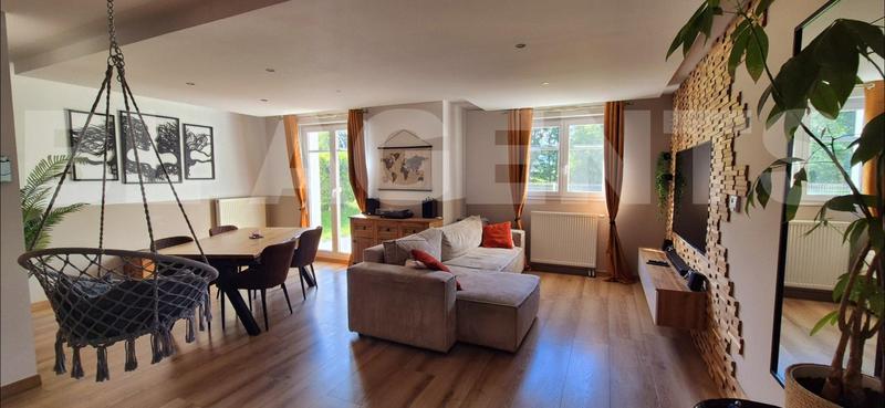 Maison - 105 m² - 5 pièces