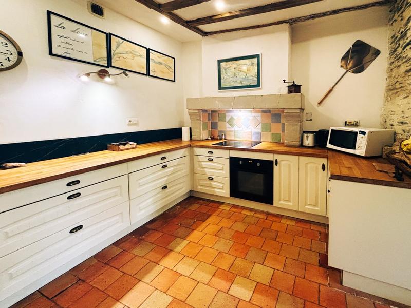 Maison - 300 m² - 13 pièces