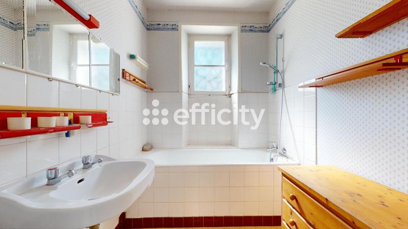 Maison - 102 m² - 6 pièces