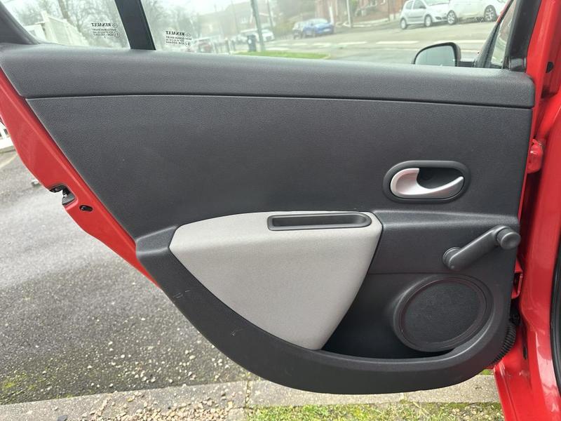 Renault Clio 1.2 16v 75 Expression