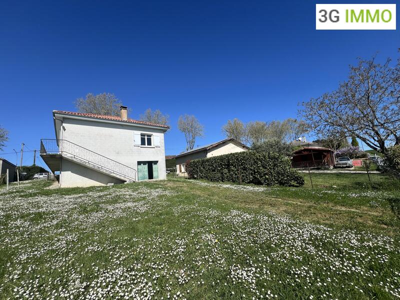 Maison - 95 m² - 5 pièces