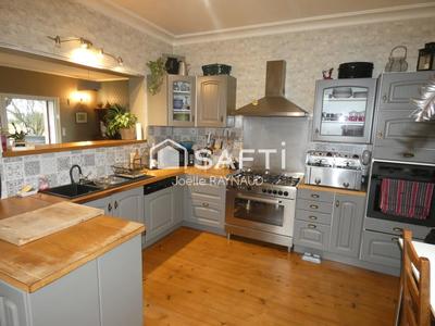 Maison - 200 m² - 7 pièces