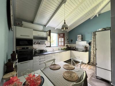 Maison - 95 m² - 5 pièces