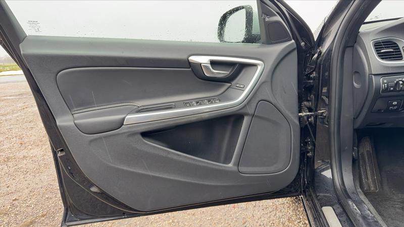 Volvo V60 3.0 T6 304 Bva R-Design - Automatique Toit ouvrant