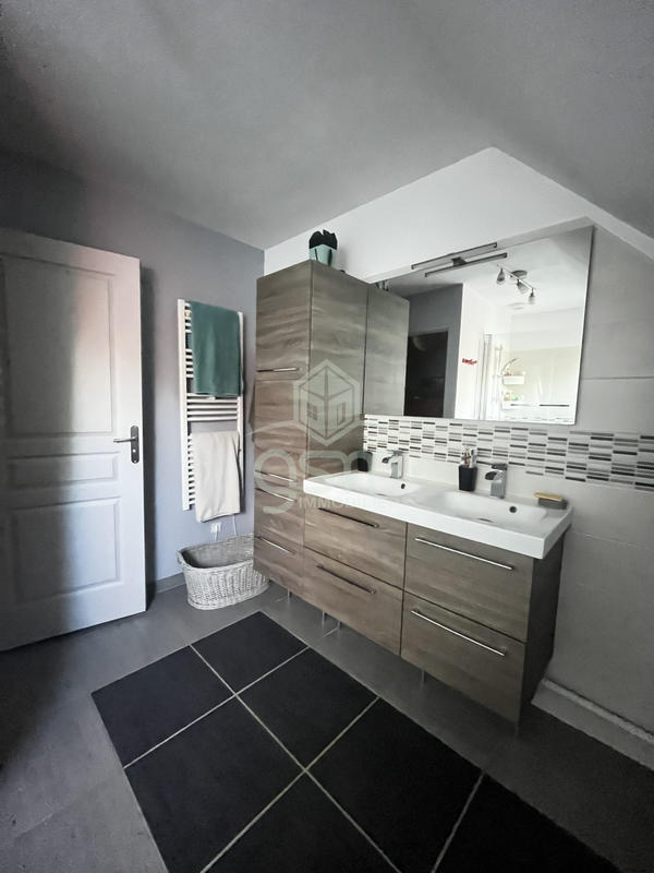 Maison - 120 m² - 6 pièces