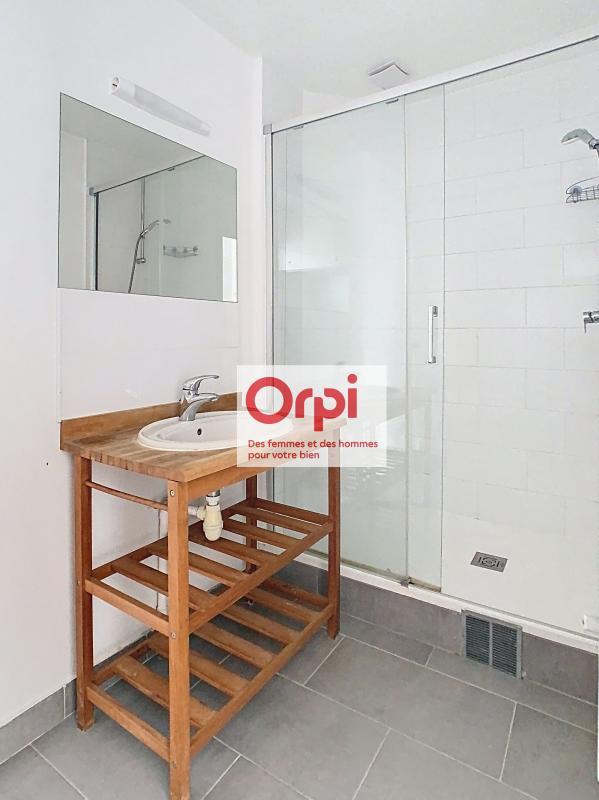 Loft - 101 m² - 4 pièces