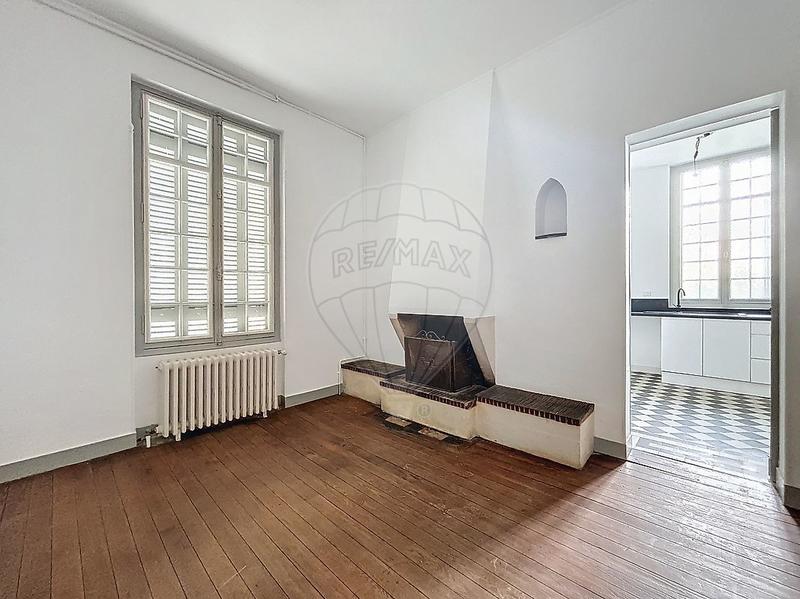 Maison - 219 m² - 8 pièces