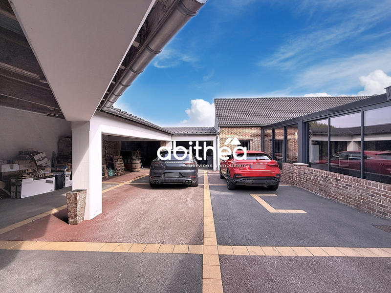 Maison - 305 m² - 9 pièces