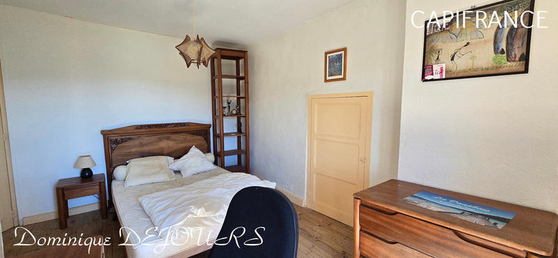 Maison - 250 m² - 8 pièces