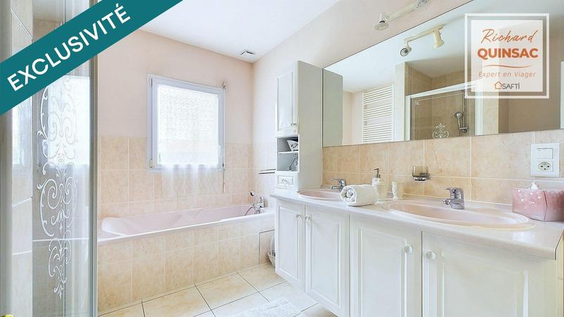 Maison - 208 m² - 9 pièces