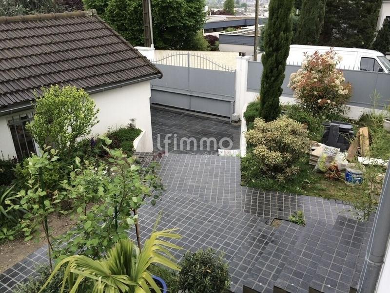 Maison - 185 m² - 8 pièces