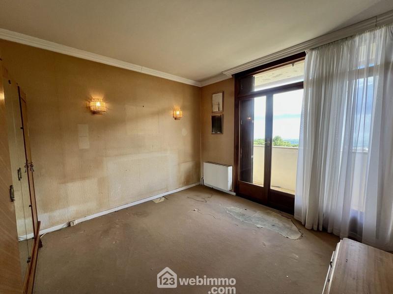 Appartement - 102 m² - 6 pièces