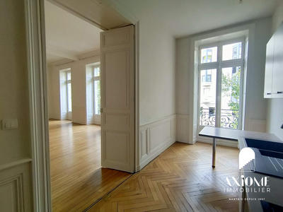 Appartement - 134 m² - 5 pièces