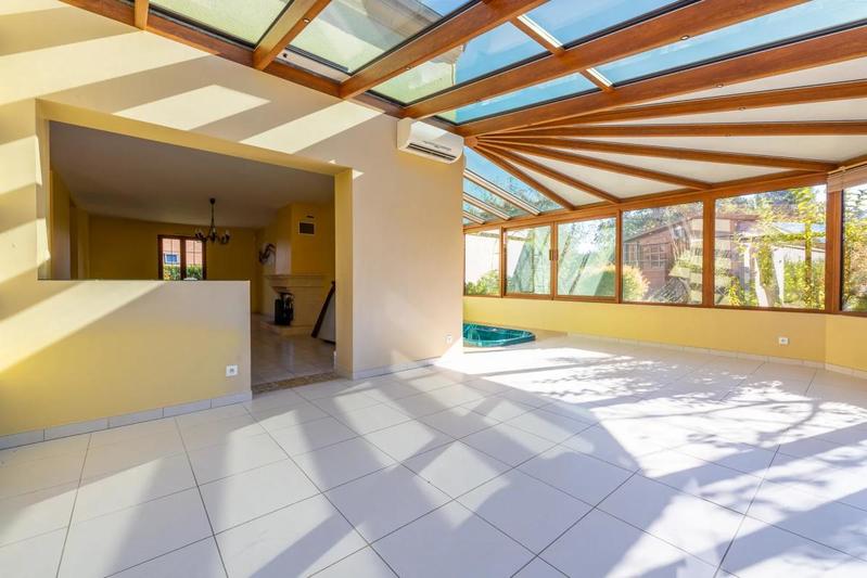 Maison - 195 m² - 6 pièces