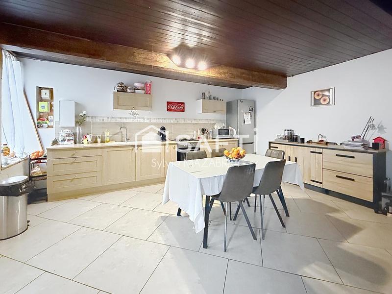 Maison - 215 m² - 8 pièces